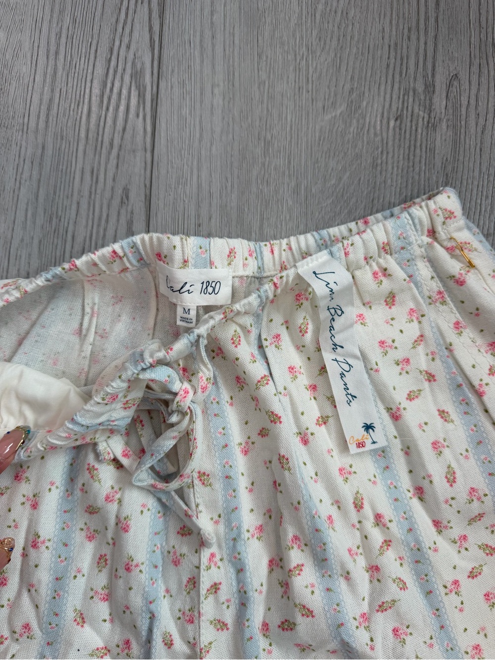 Light Cream Floral Lounge Pants - Picture 2 of 3